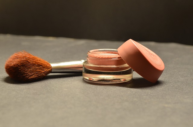 kompaktní make up